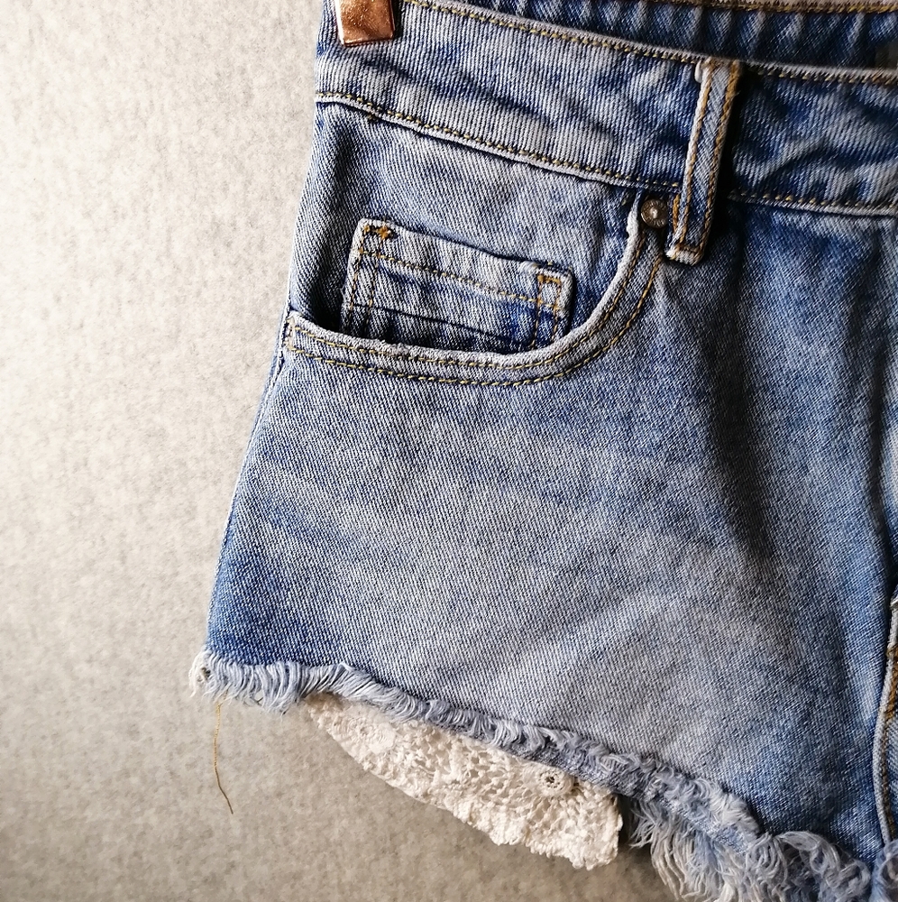 Kendall & Kylie Distressed Jean Shorts - Picture 2 of 7